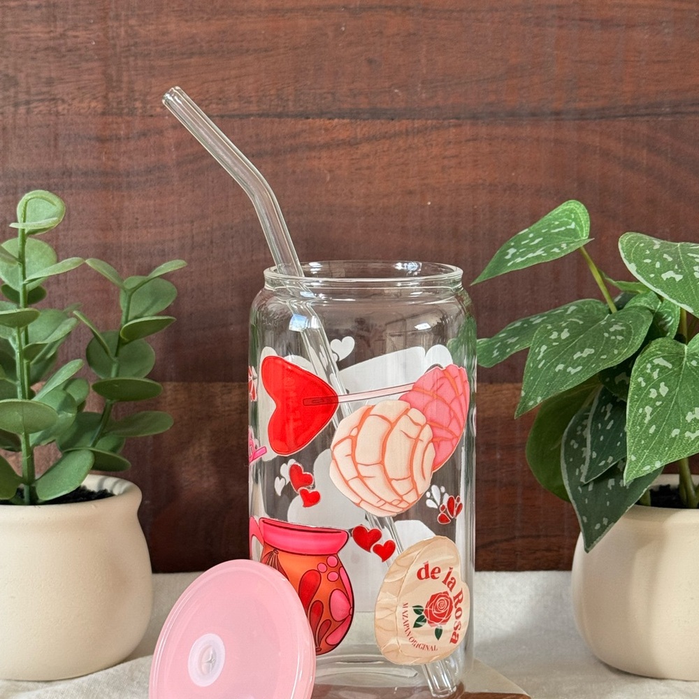 Glass Cup with Mexican Goodies - Jarritos, Mazapán, Conchas, Chocolate